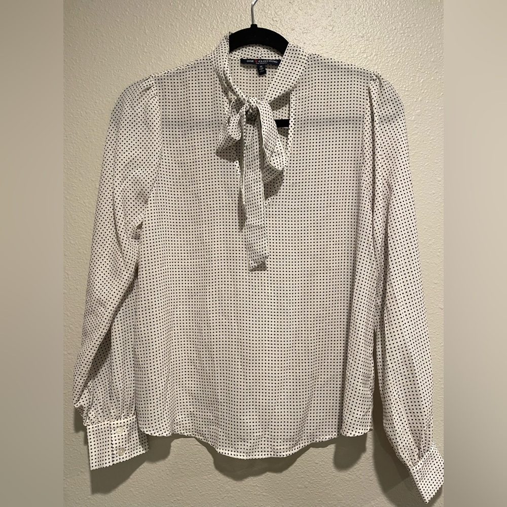Womens blouse , one clothing Los Angeles brand, new